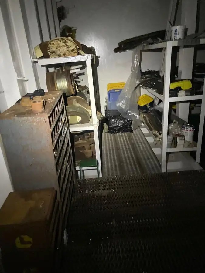 Kapal keruk keur dijual
