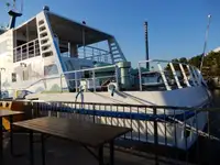 Kapal pesiar keur dijual
