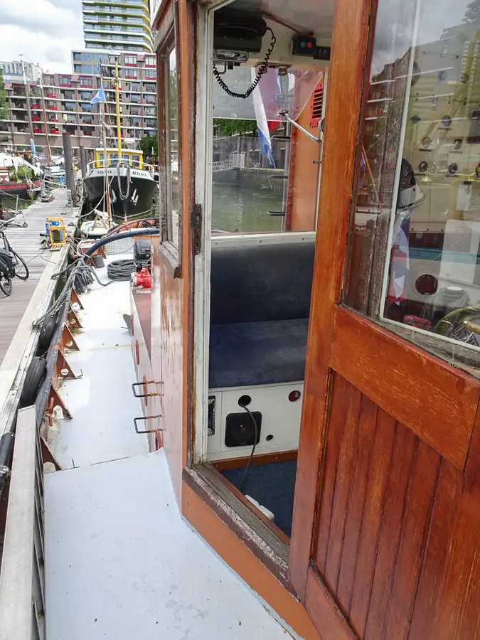 Kapal penarik keur dijual