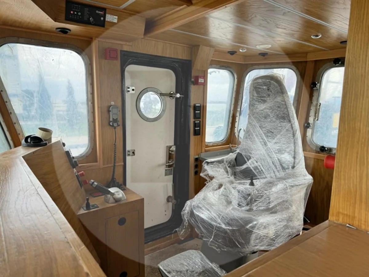 Kapal pangangkut lauk hirup keur dijual