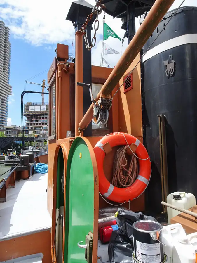 Kapal penarik keur dijual