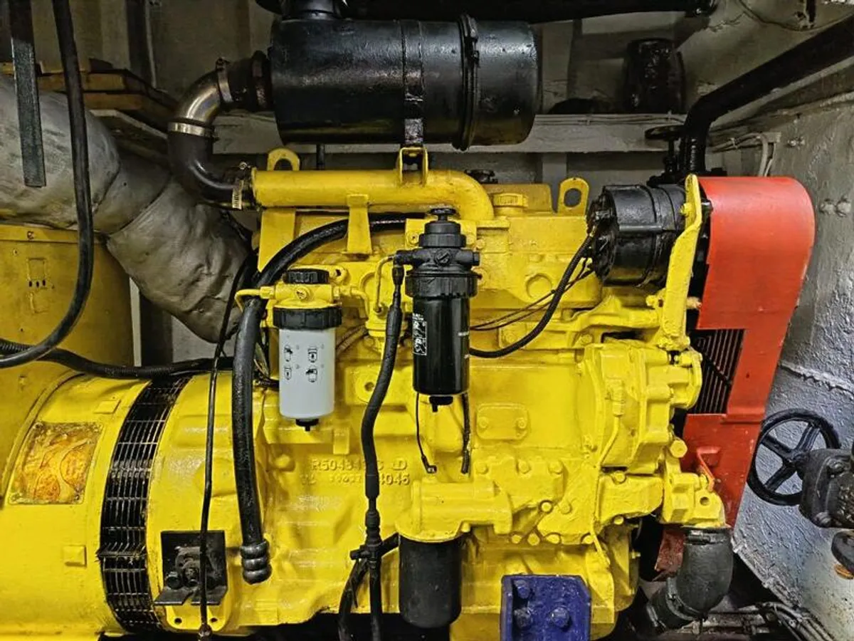 Kapal pasokan keur dijual