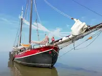 Kapal pangangkut barang curah keur dijual