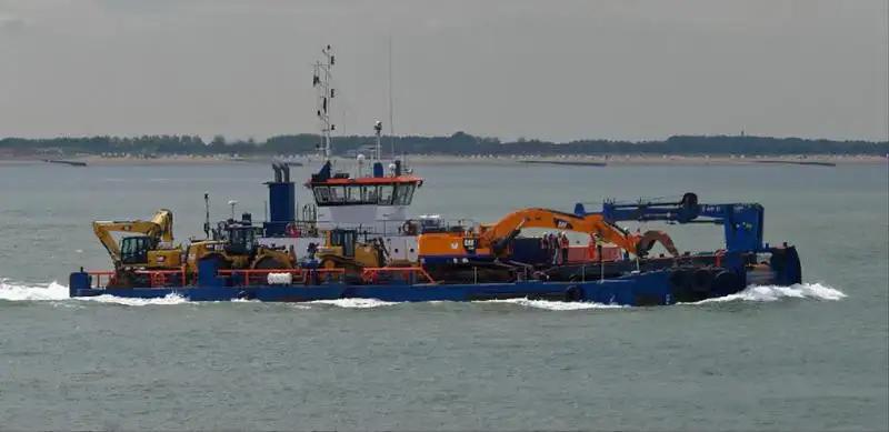 Kapal penarik keur dijual