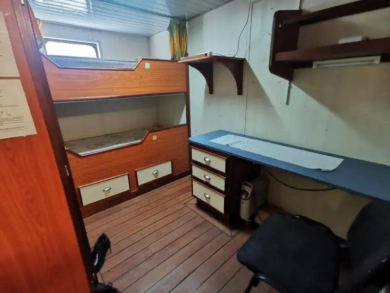 Kapal pasokan keur dijual