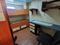 Kapal pasokan keur dijual
