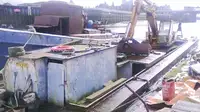 Tongkang keur dijual