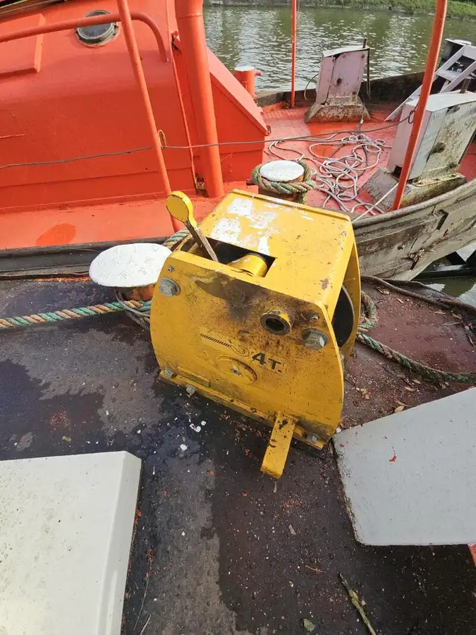 Kapal penarik keur dijual
