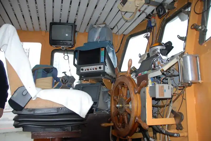 Kapal kerja keur dijual