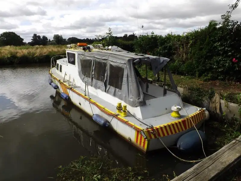 Kapal kerja keur dijual