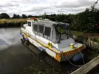 Kapal kerja keur dijual