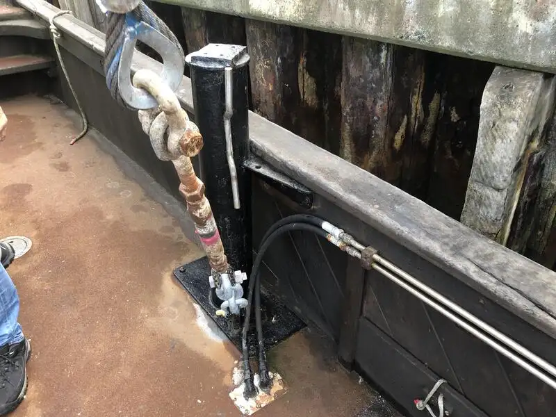 Kapal keruk keur dijual