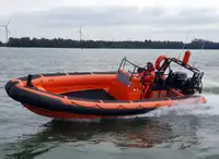 Kapal wadahna pikeun dijual