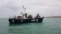 Kapal kerja keur dijual