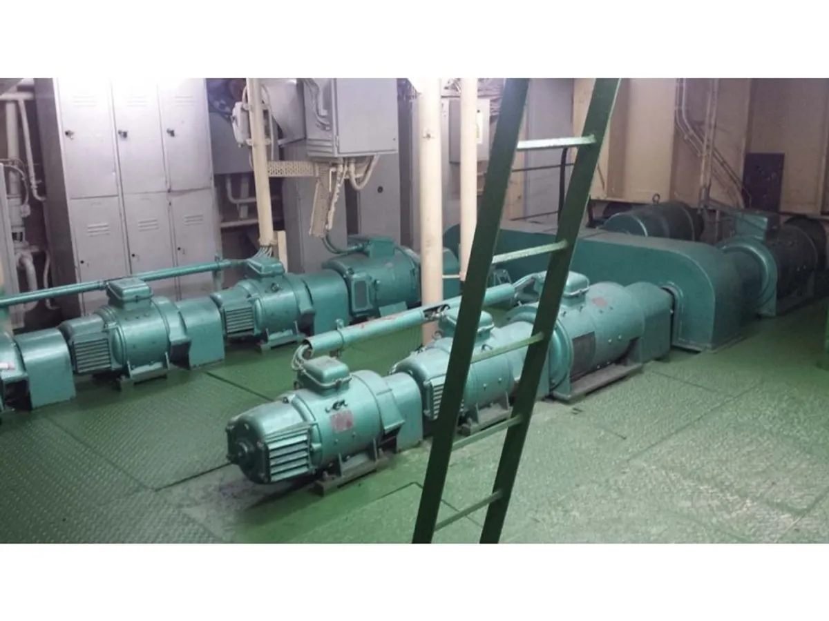 Kapal keruk keur dijual