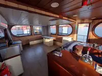 Kapal kerja keur dijual