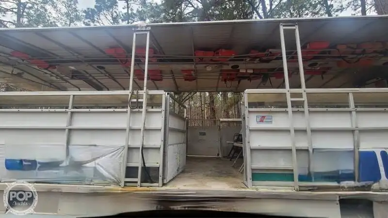 Kapal pesiar keur dijual