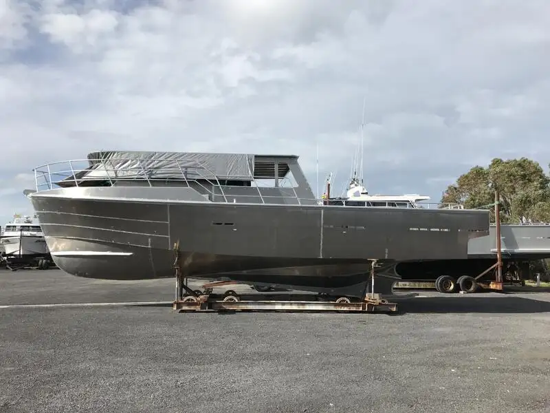 Kapal kerja keur dijual
