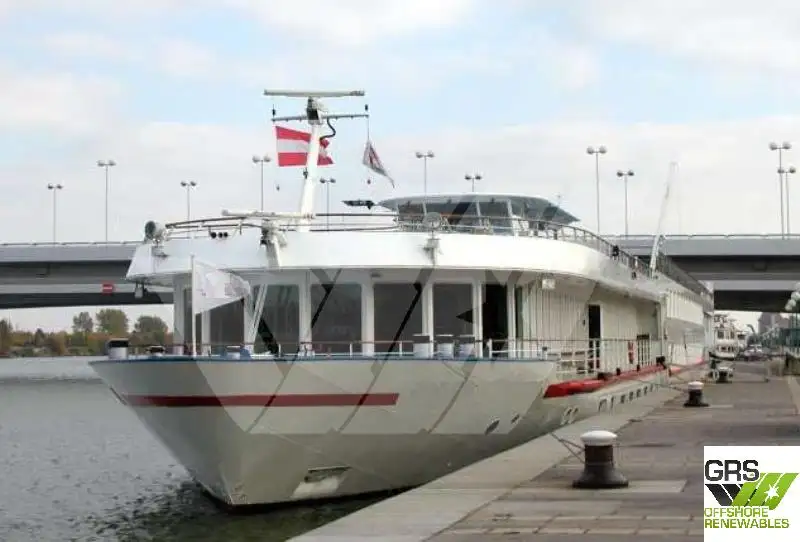 Kapal pesiar keur dijual