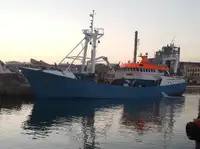 Kapal wadahna pikeun dijual