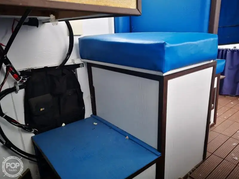 Kapal pangolahan lautan keur dijual