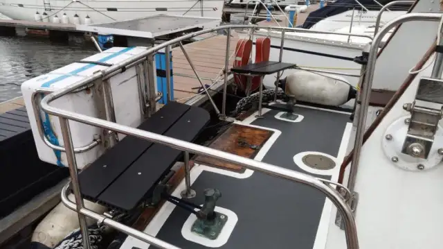 Kapal pilot keur dijual