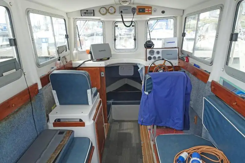 Kapal kerja keur dijual