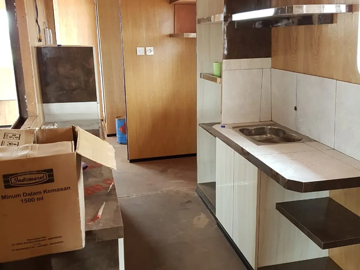 Kapal pendaratan, tangki keur dijual