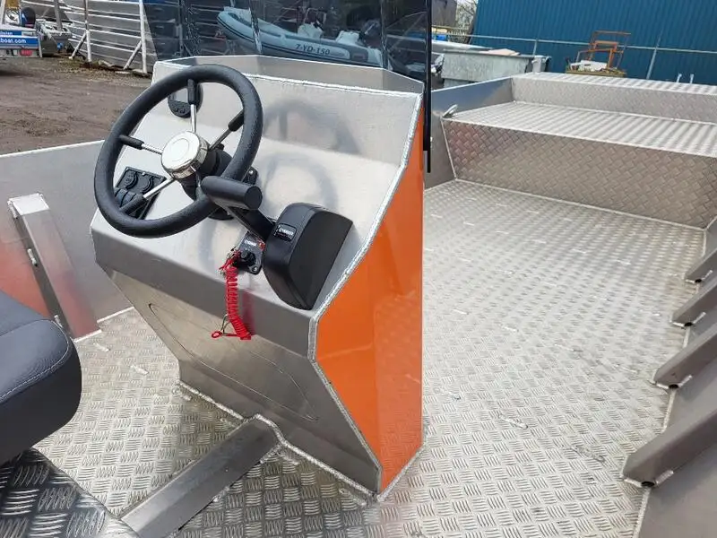 Kapal kerja keur dijual