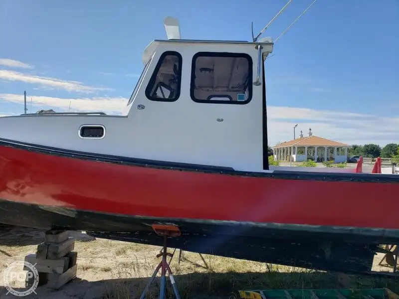 Kapal pangolahan lautan keur dijual