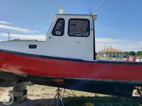 Kapal pangolahan lautan keur dijual
