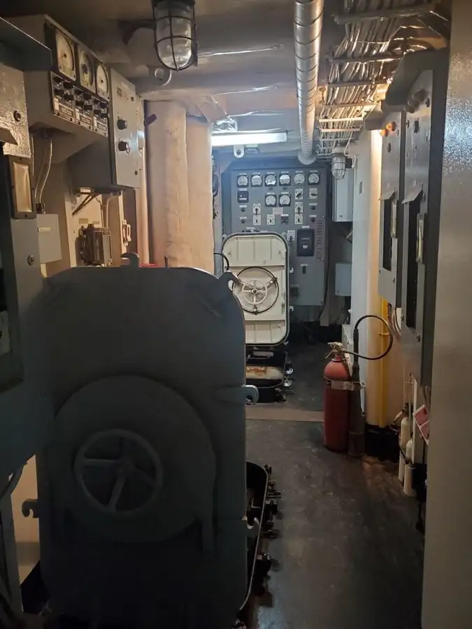 Kapal pendaratan, tangki keur dijual