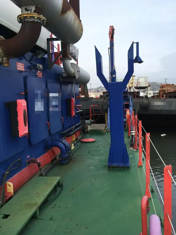 Kapal keruk keur dijual