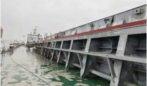 Kapal pangangkut barang curah keur dijual