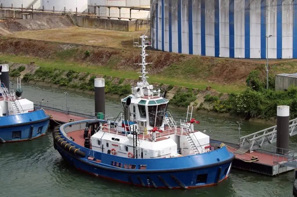 Kapal penarik keur dijual