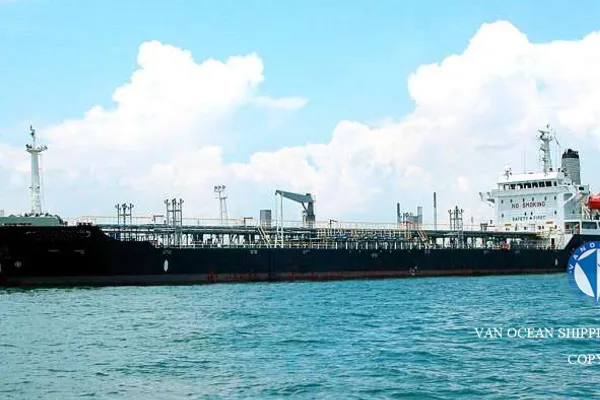 Oil/Chemical tanker for sale