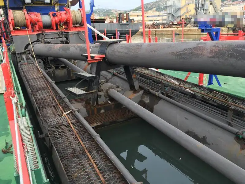 Kapal keruk keur dijual