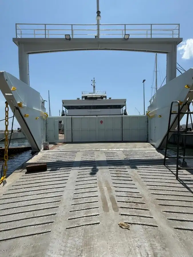 Kapal RoPax keur dijual