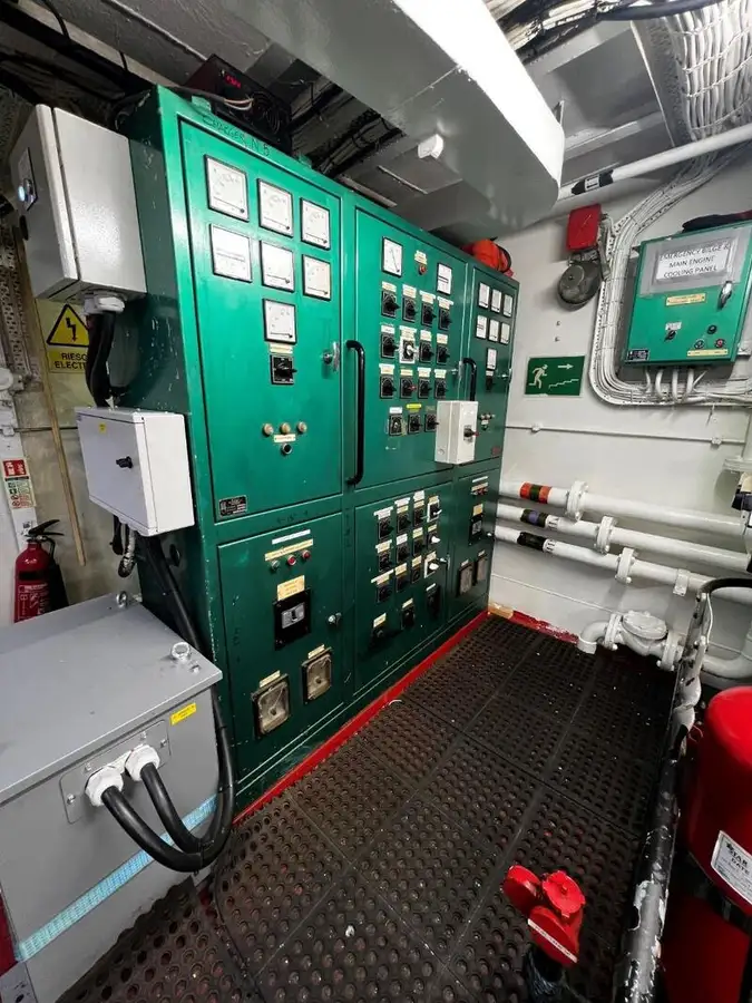 Kapal penarik keur dijual