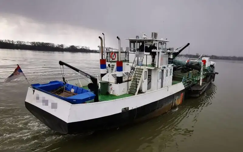 Kapal keruk keur dijual