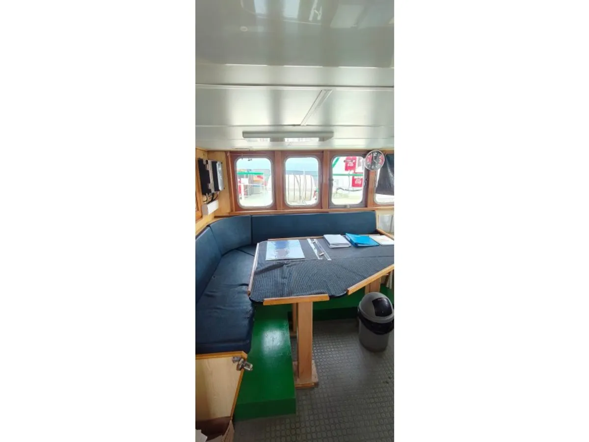 Kapal pasokan keur dijual