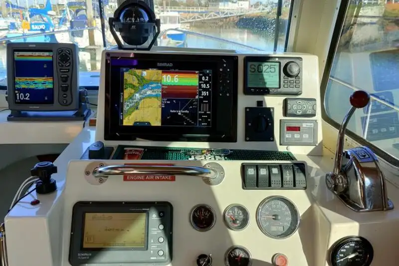 Kapal kerja keur dijual