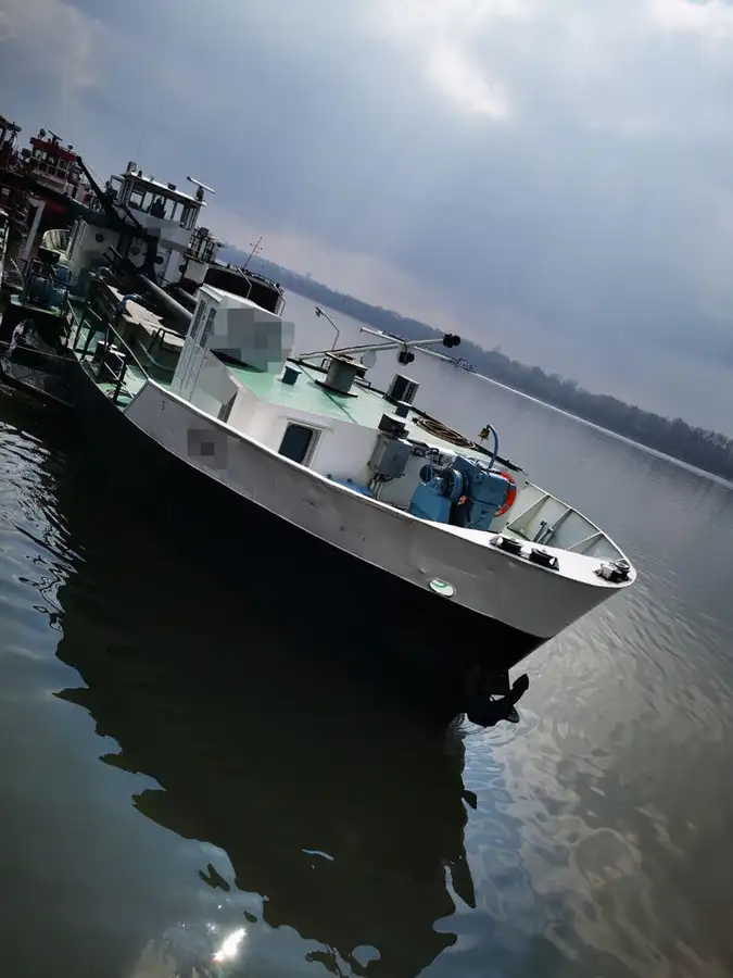 Kapal keruk keur dijual