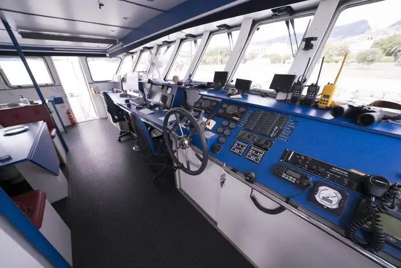 Kapal survei keur dijual