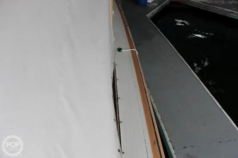 Kapal pangolahan lautan keur dijual