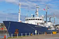 Kapal survey pikeun dijual