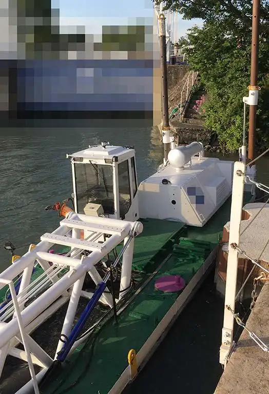 Kapal keruk keur dijual