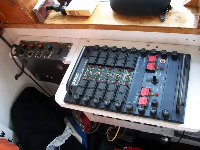 Kapal pesiar keur dijual