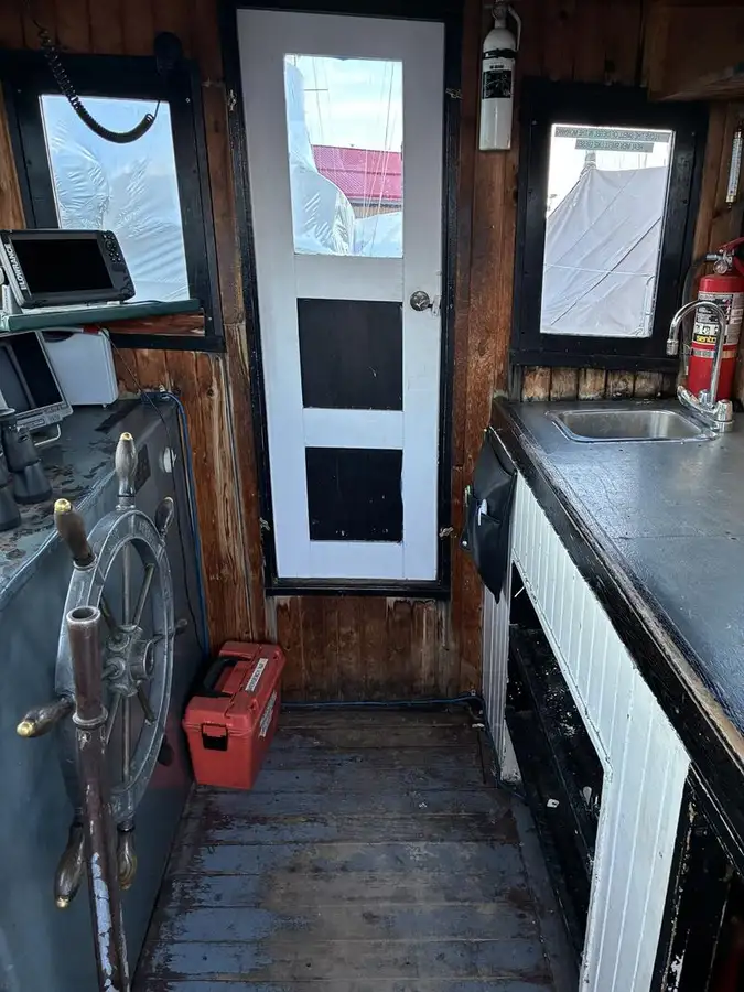 Kapal penarik keur dijual