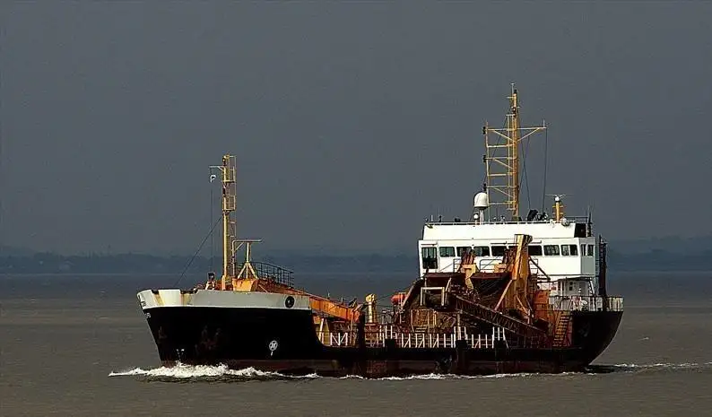 Kapal keruk keur dijual